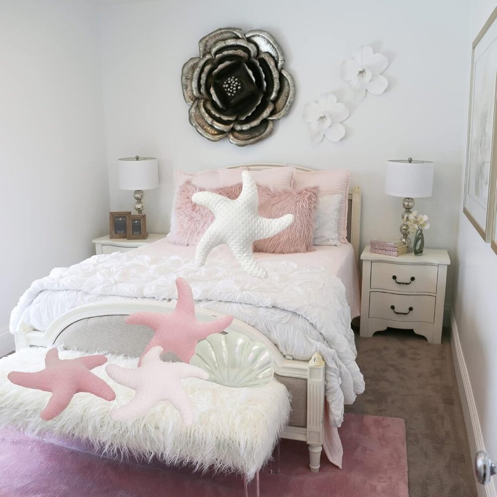 Plush Starfish Throw Pillows Set - Perfect Ocean Decor for Living Room - Picture 6 of 7